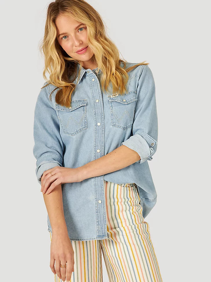 Final Sale ✨ Wrangler Dusty Denim Snap Women’s Shirt